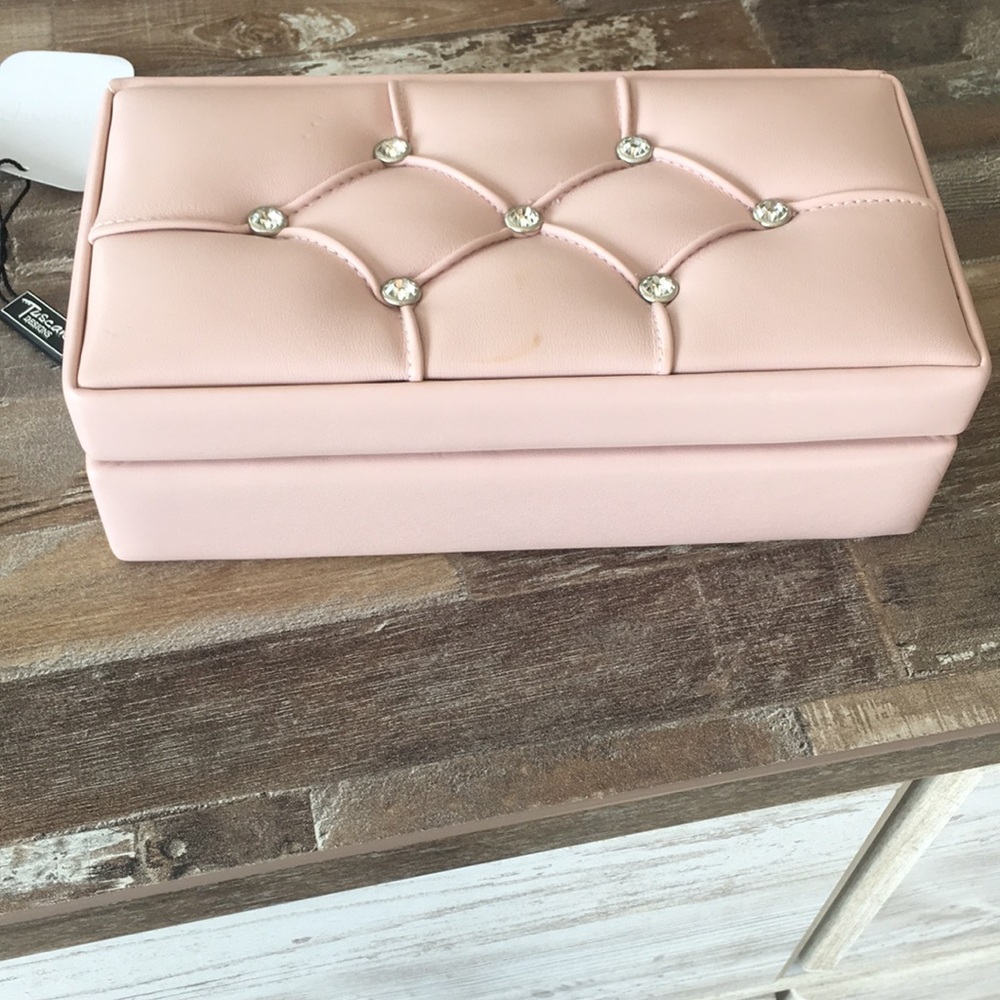 Jewelry box